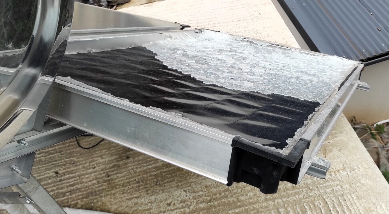 σπασμένος συλλέκτης από χαλάζι